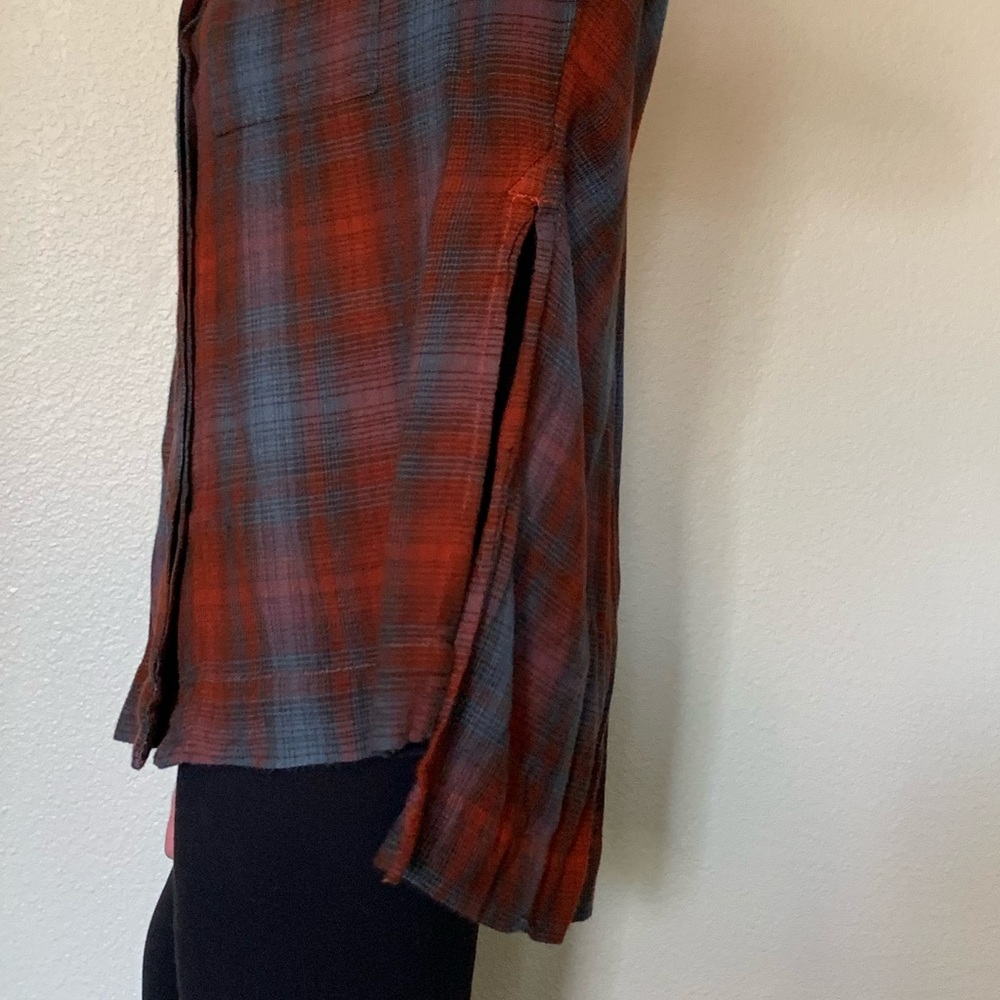 Button down - Picture 2 of 5